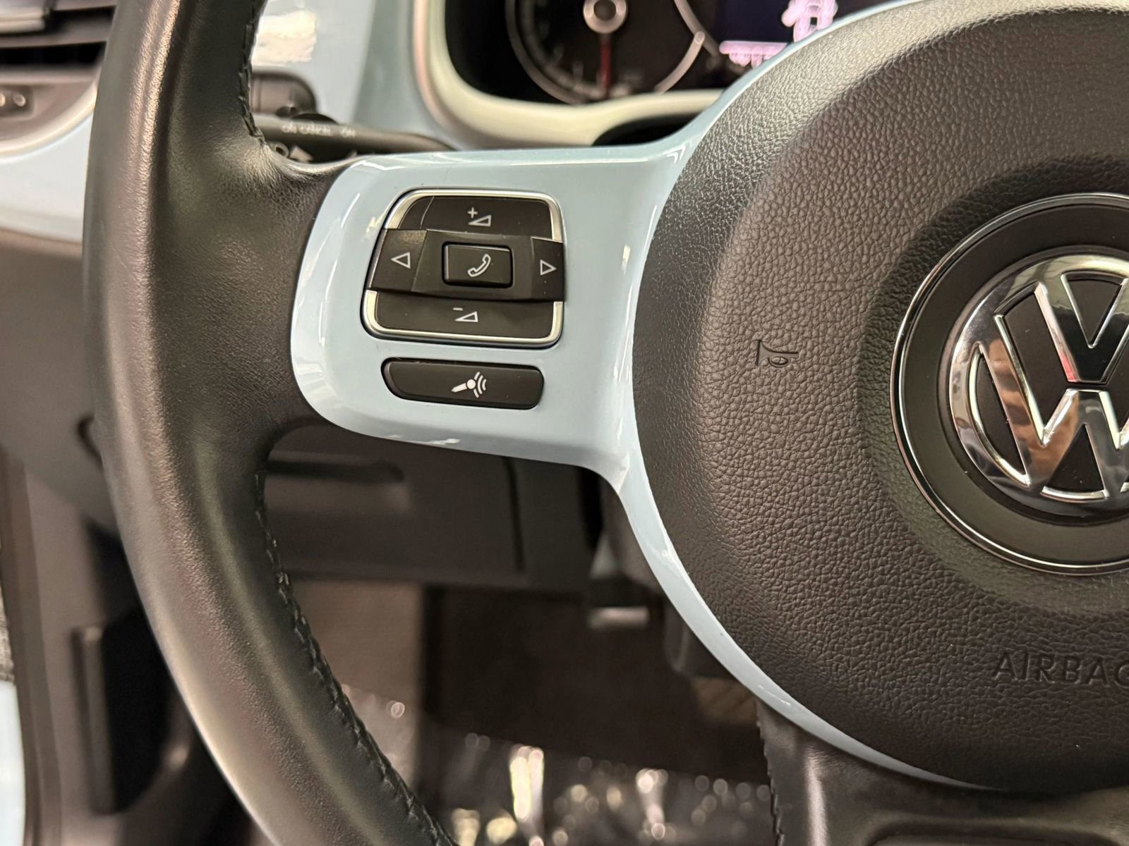 Used 2014 Volkswagen Beetle 2.5 FWD image 25