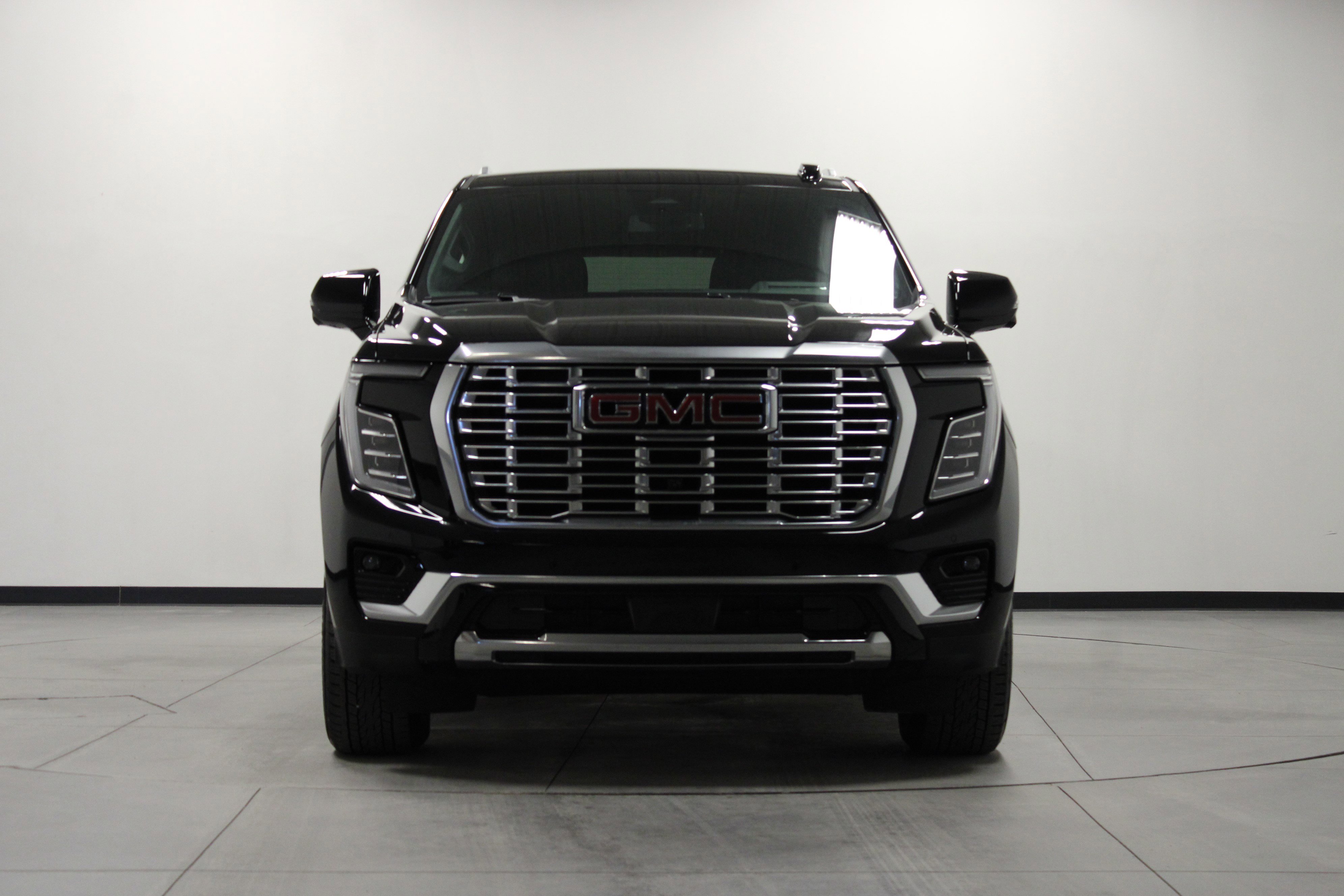 Used 2025 GMC Yukon Denali AWD/4WD image 9