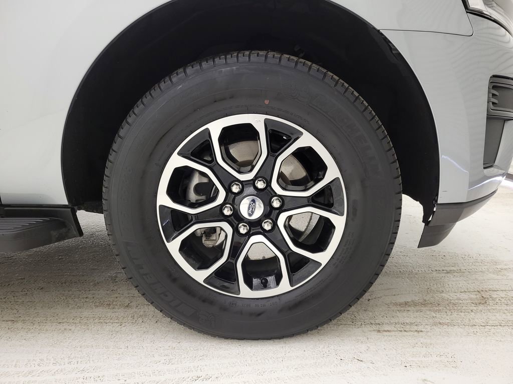 Used 2024 Ford Expedition Max XLT image 32