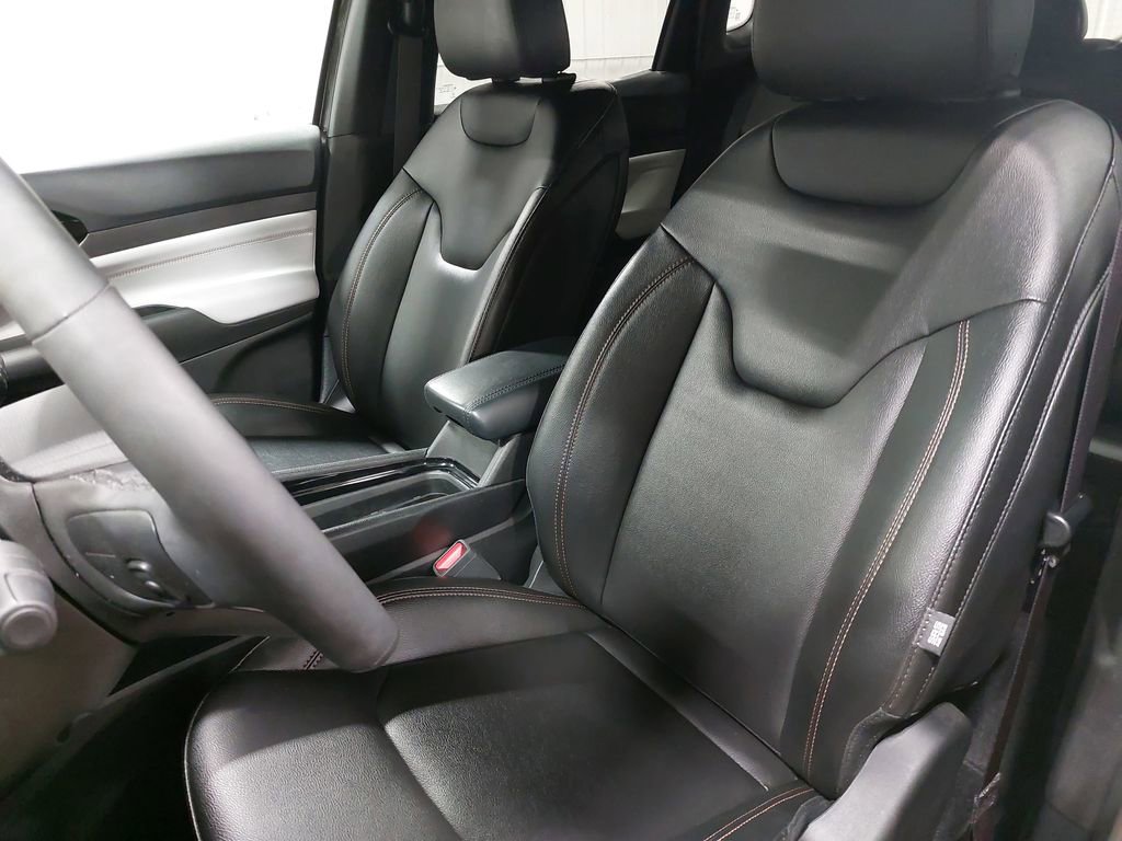 Used 2024 Jeep Compass Limited image 14