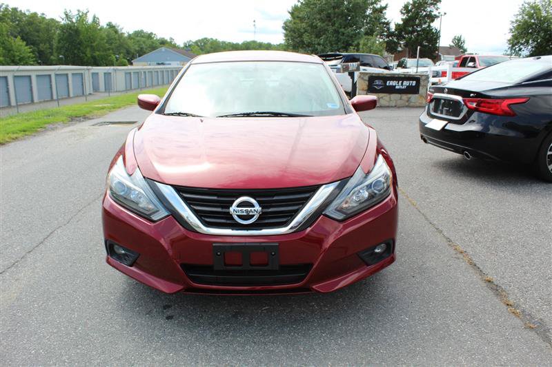 Used 2017 Nissan Altima 2.5 SR FWD image 2