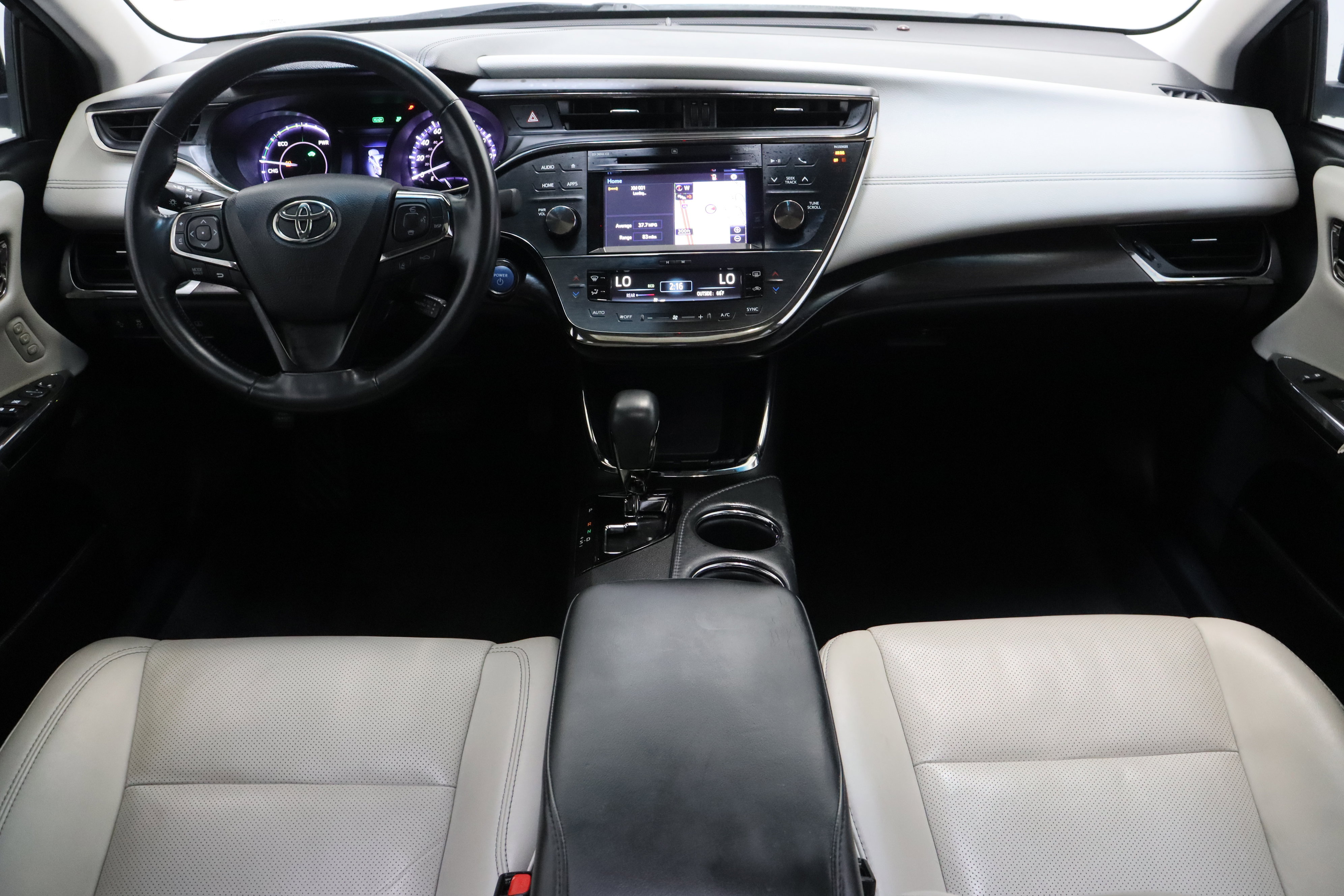 Used 2018 Toyota Avalon Limited FWD image 34