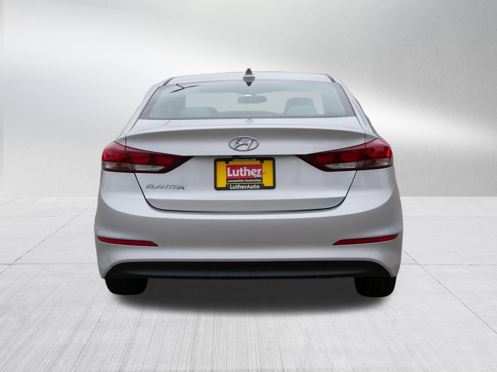 Used 2017 Hyundai Elantra SE FWD image 6
