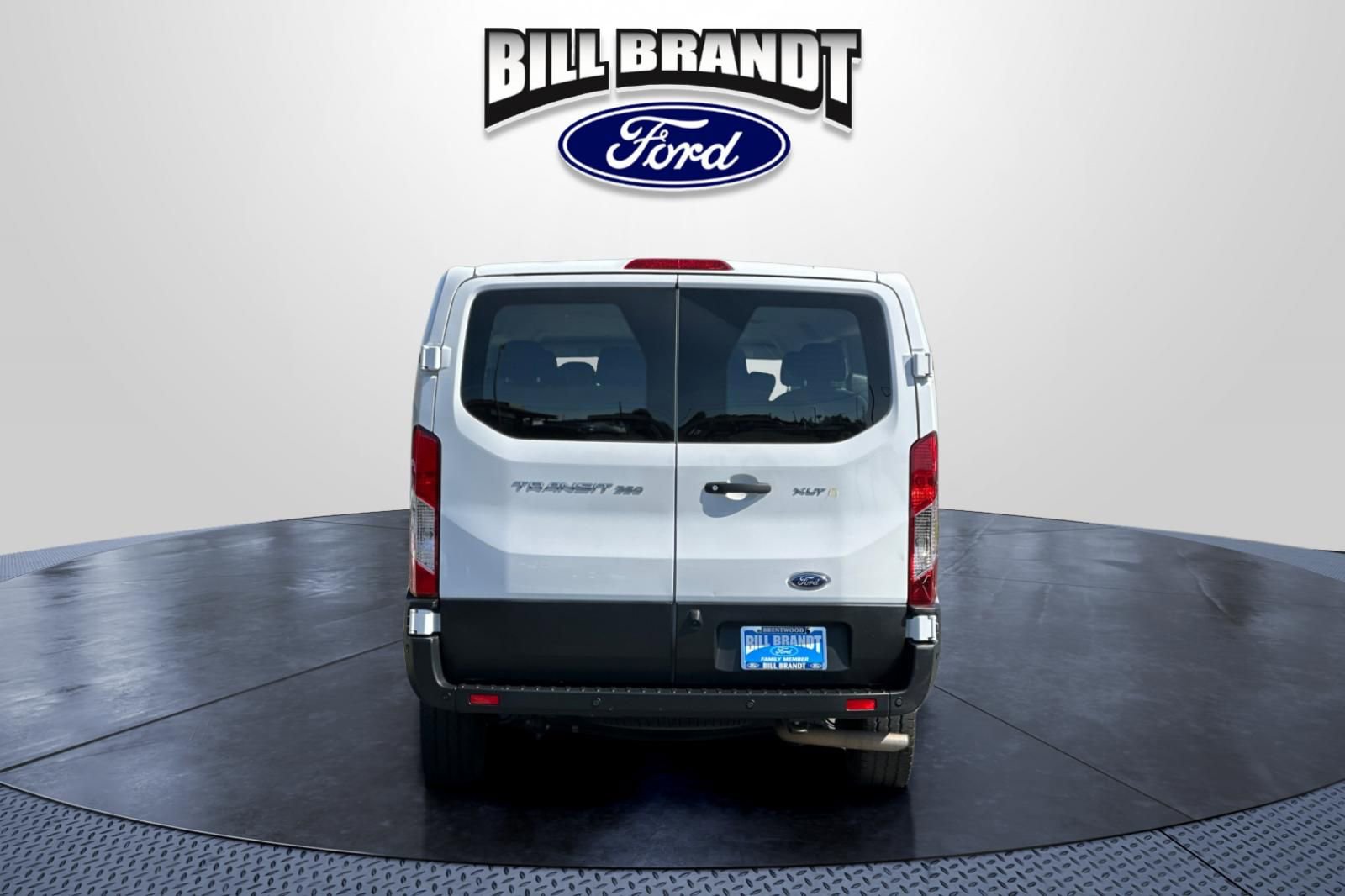 Used 2023 Ford Transit 350 XLT RWD image 4