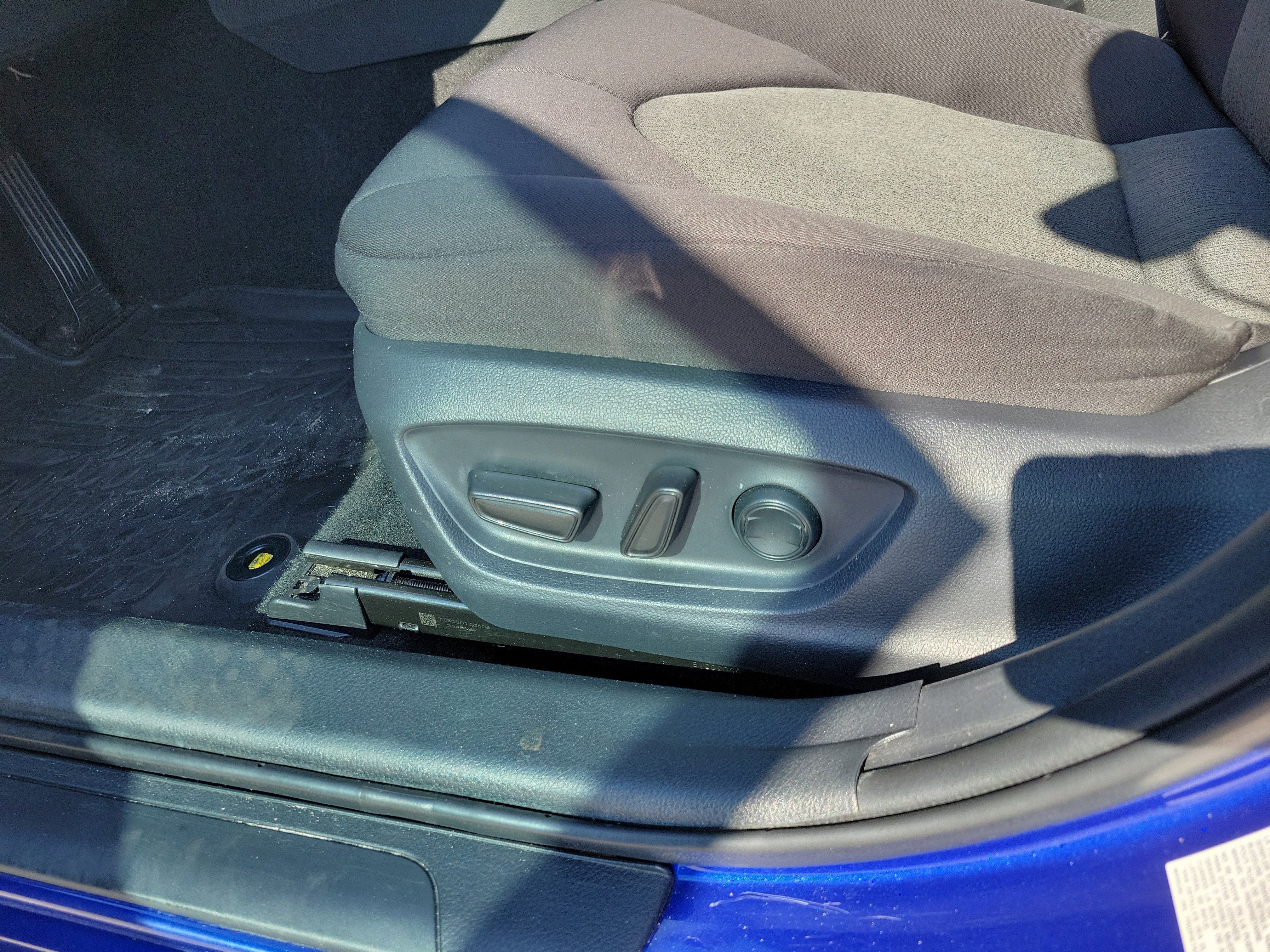 Used 2018 Toyota Camry LE image 31