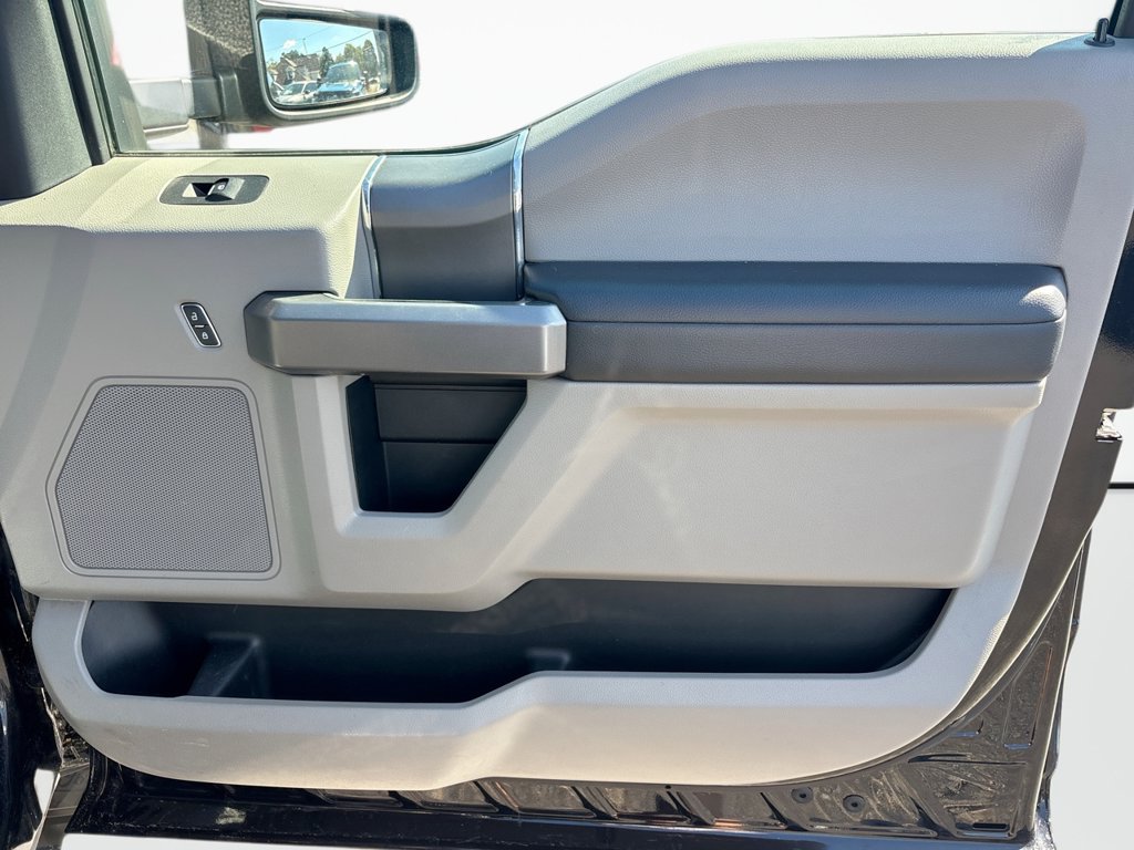 Used 2019 Ford F250 XLT w/ XLT Premium Package AWD/4WD image 15