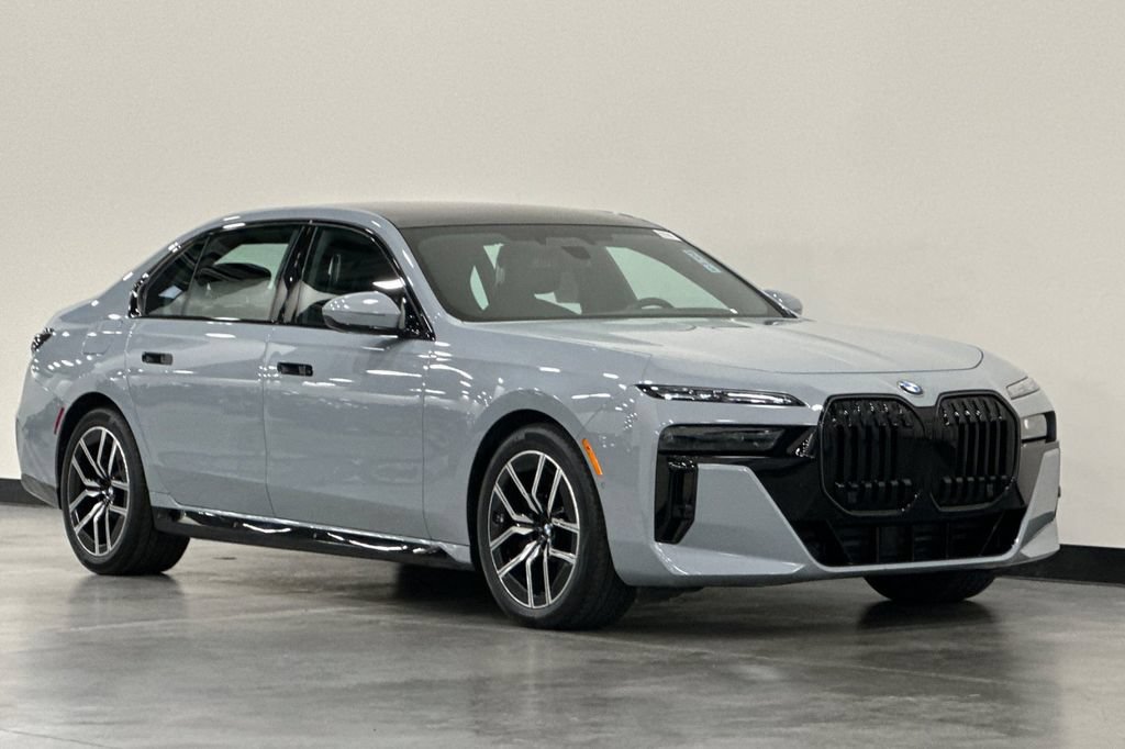 Used 2024 BMW 760i xDrive w/ Executive Package AWD/4WD image 2