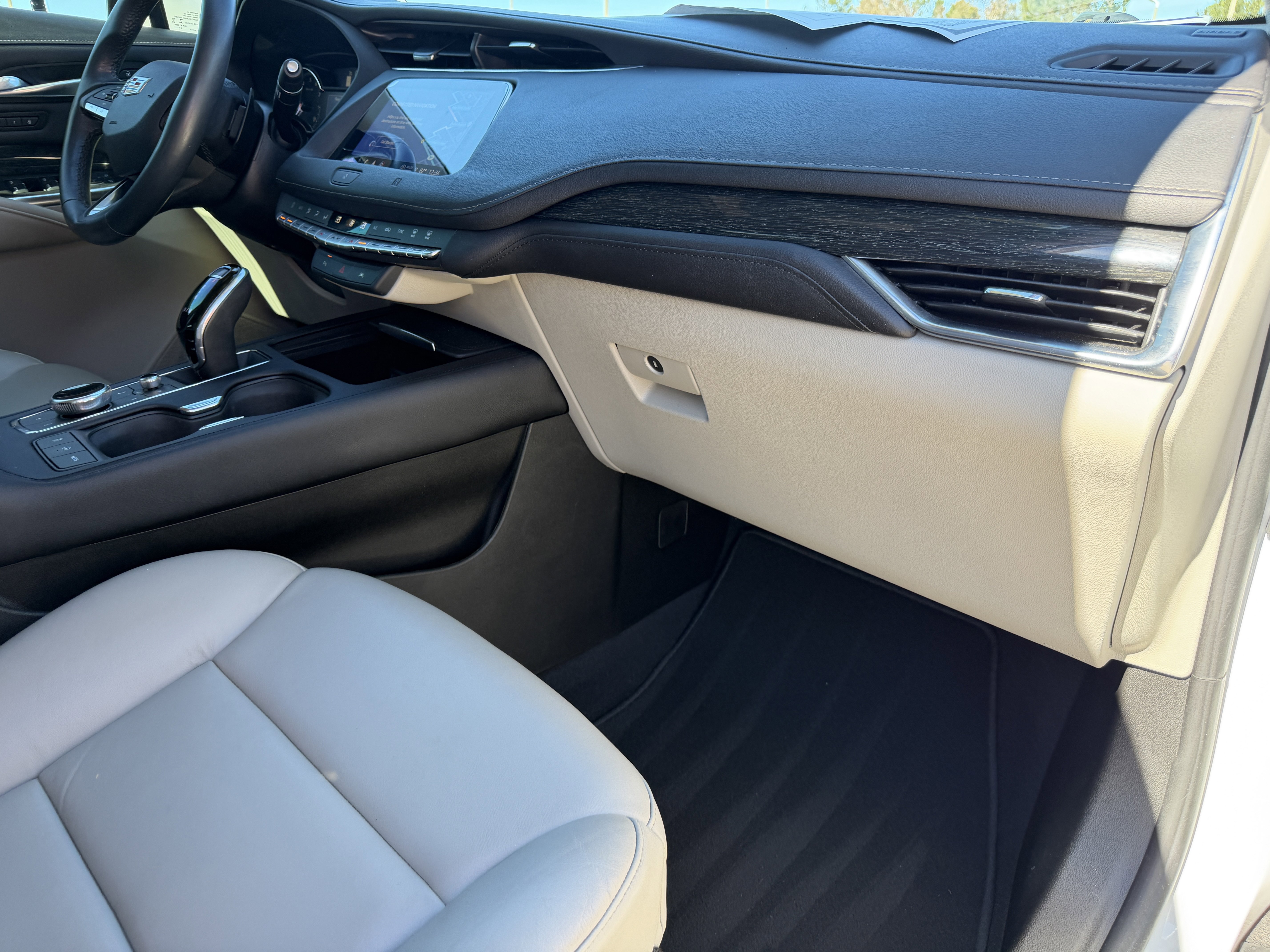 Used 2021 Cadillac XT4 Premium Luxury w/ Driver Awareness Package image 12