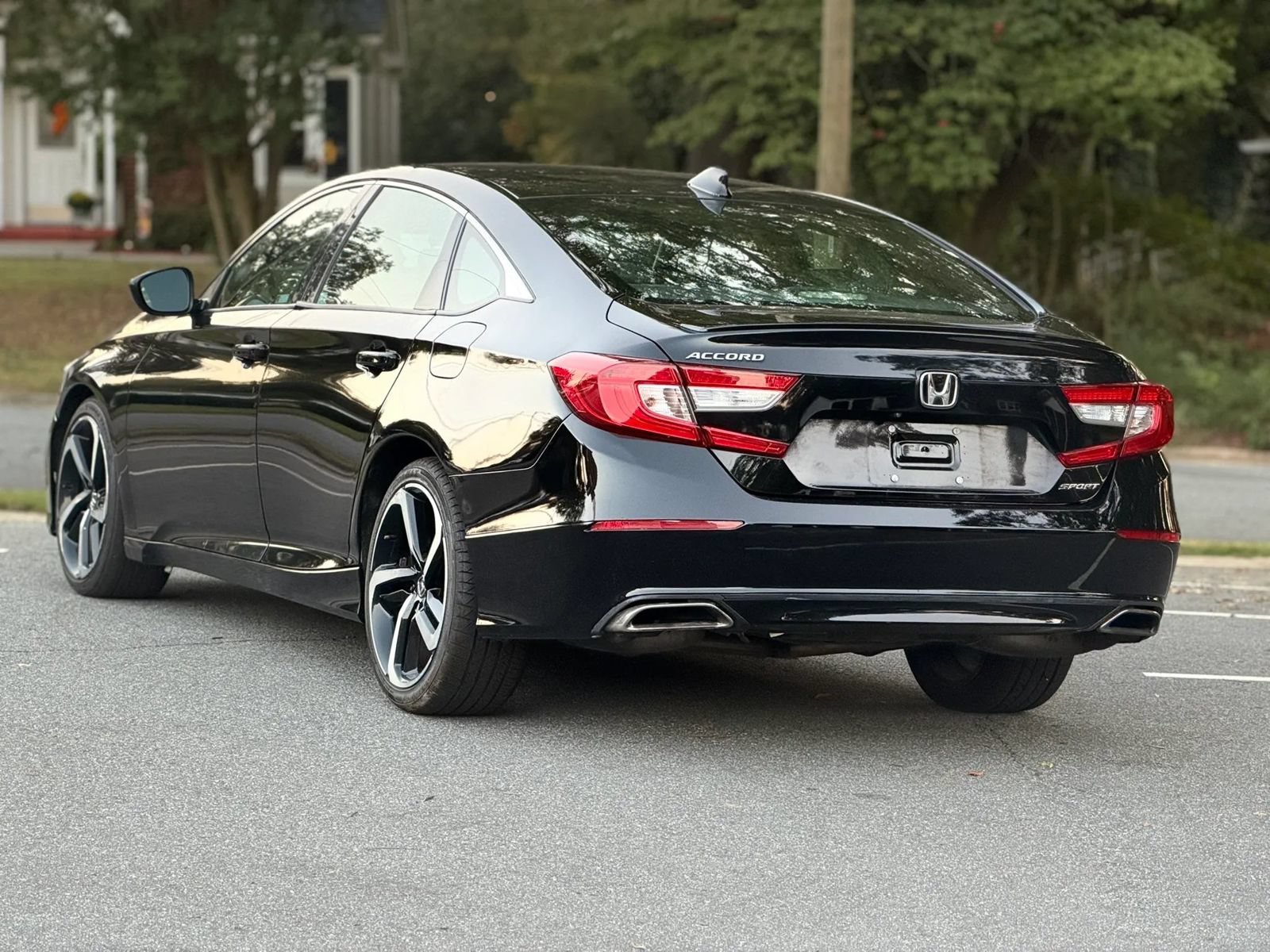 Used 2019 Honda Accord Sport image 4
