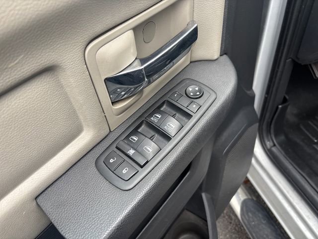 Used 2012 RAM 1500 Classic SLT w/ SLT Plus D￩cor Group image 14