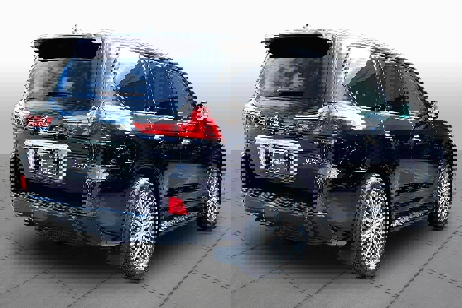 Used 2016 Lexus LX 570 4WD w/ Luxury Package image 12