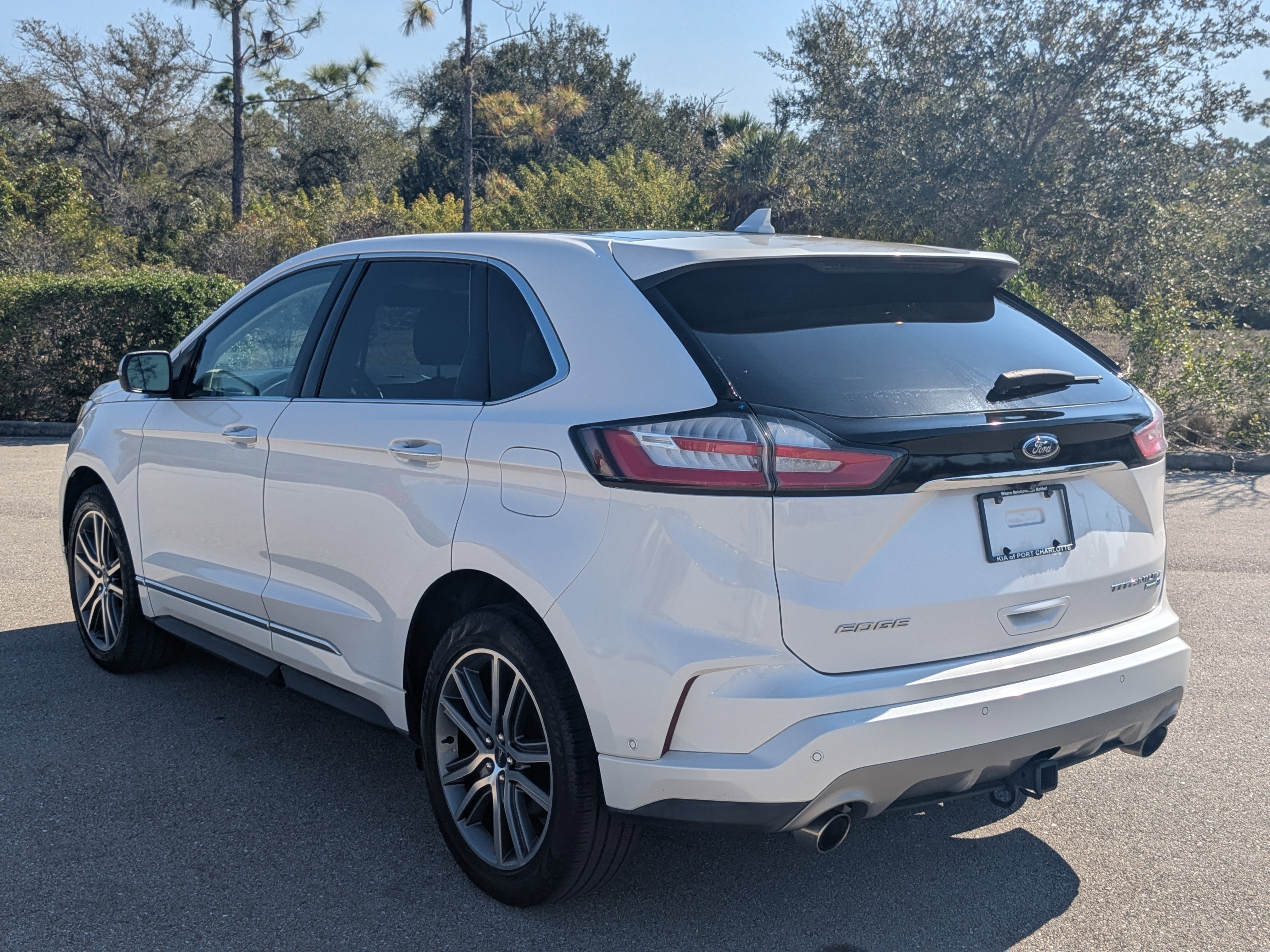 Used 2019 Ford Edge Titanium w/ Equipment Group 301A image 7