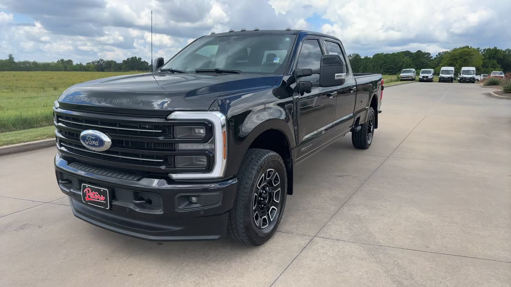 Used 2025 Ford F250 Platinum AWD/4WD image 4