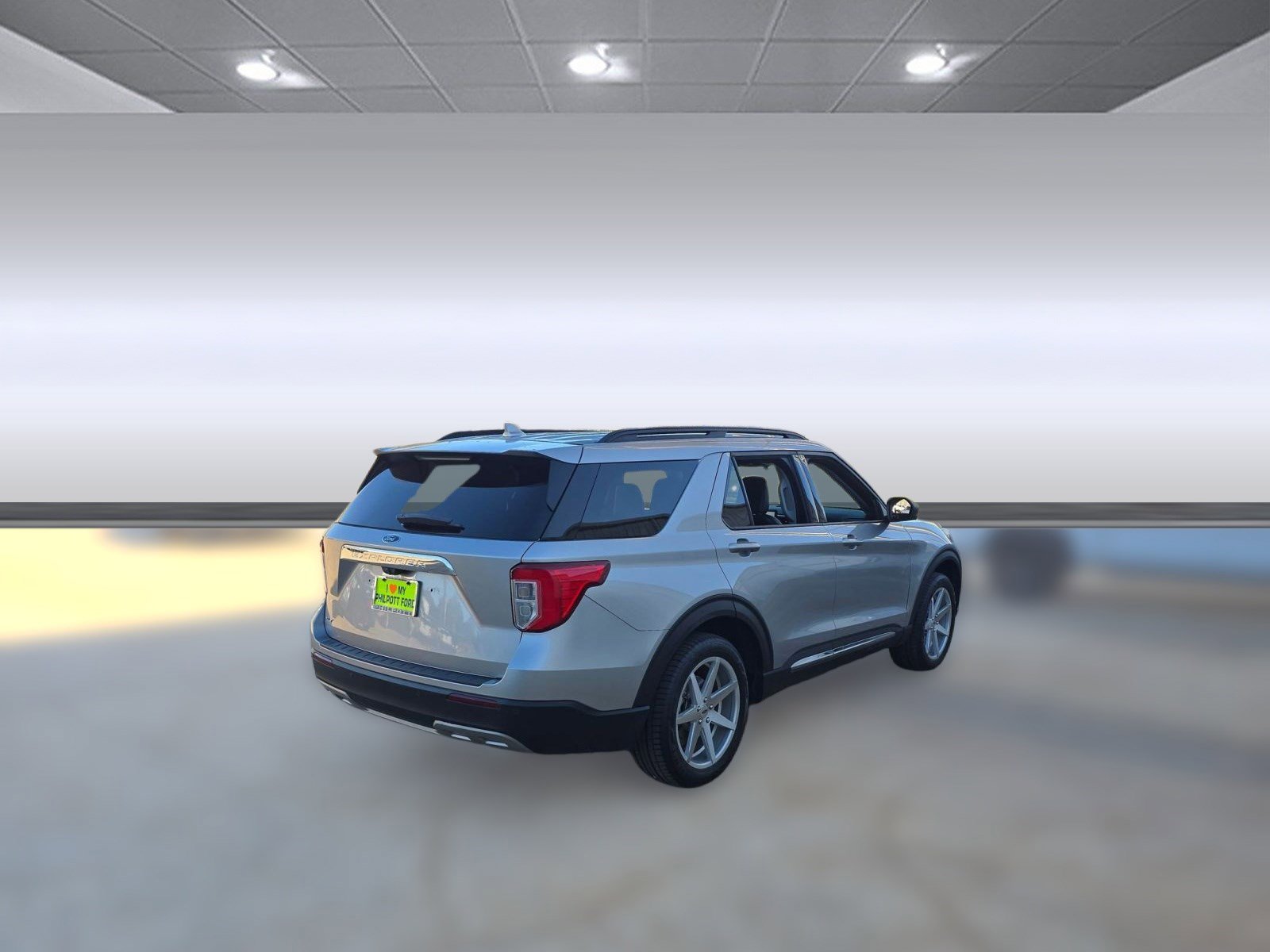 Used 2020 Ford Explorer XLT w/ Equipment Group 202A image 8