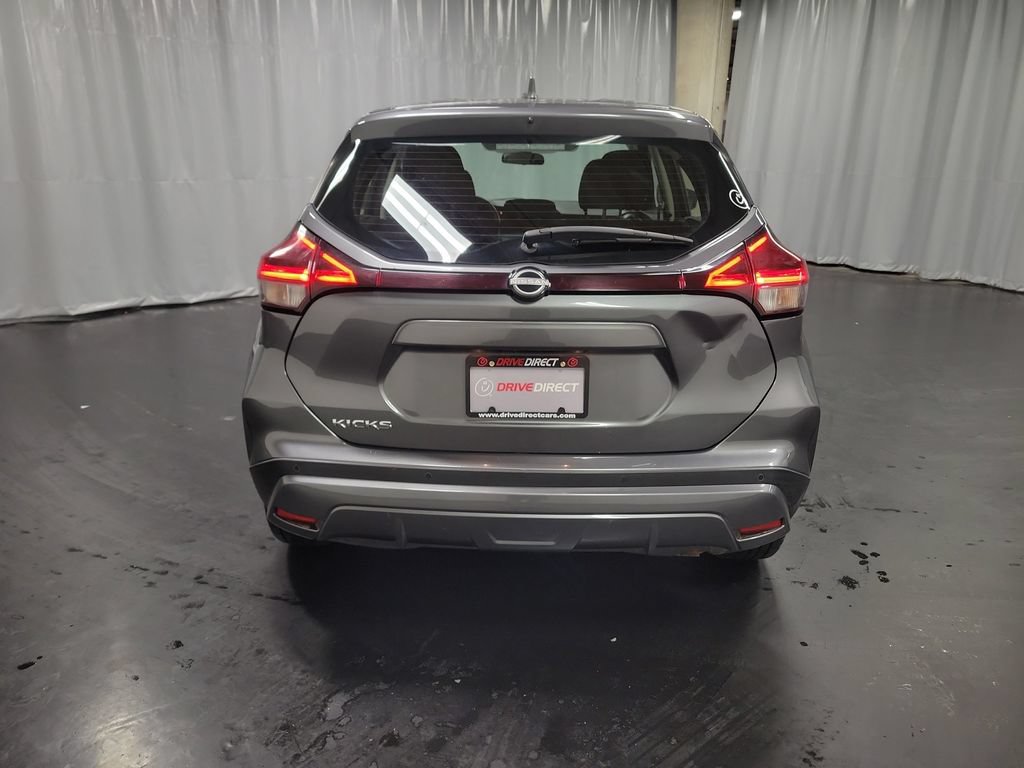 Used 2022 Nissan Kicks S FWD image 7