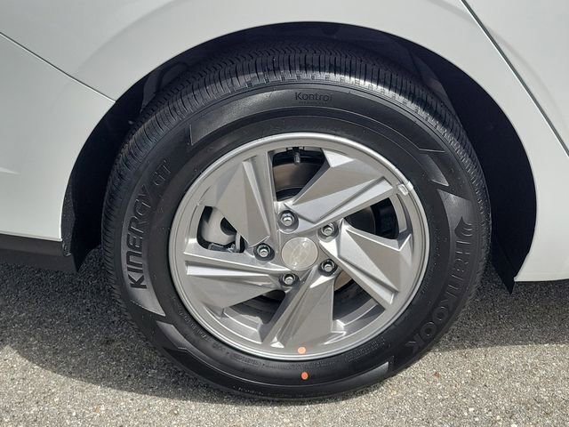 New 2026 Hyundai Elantra SE FWD image 27
