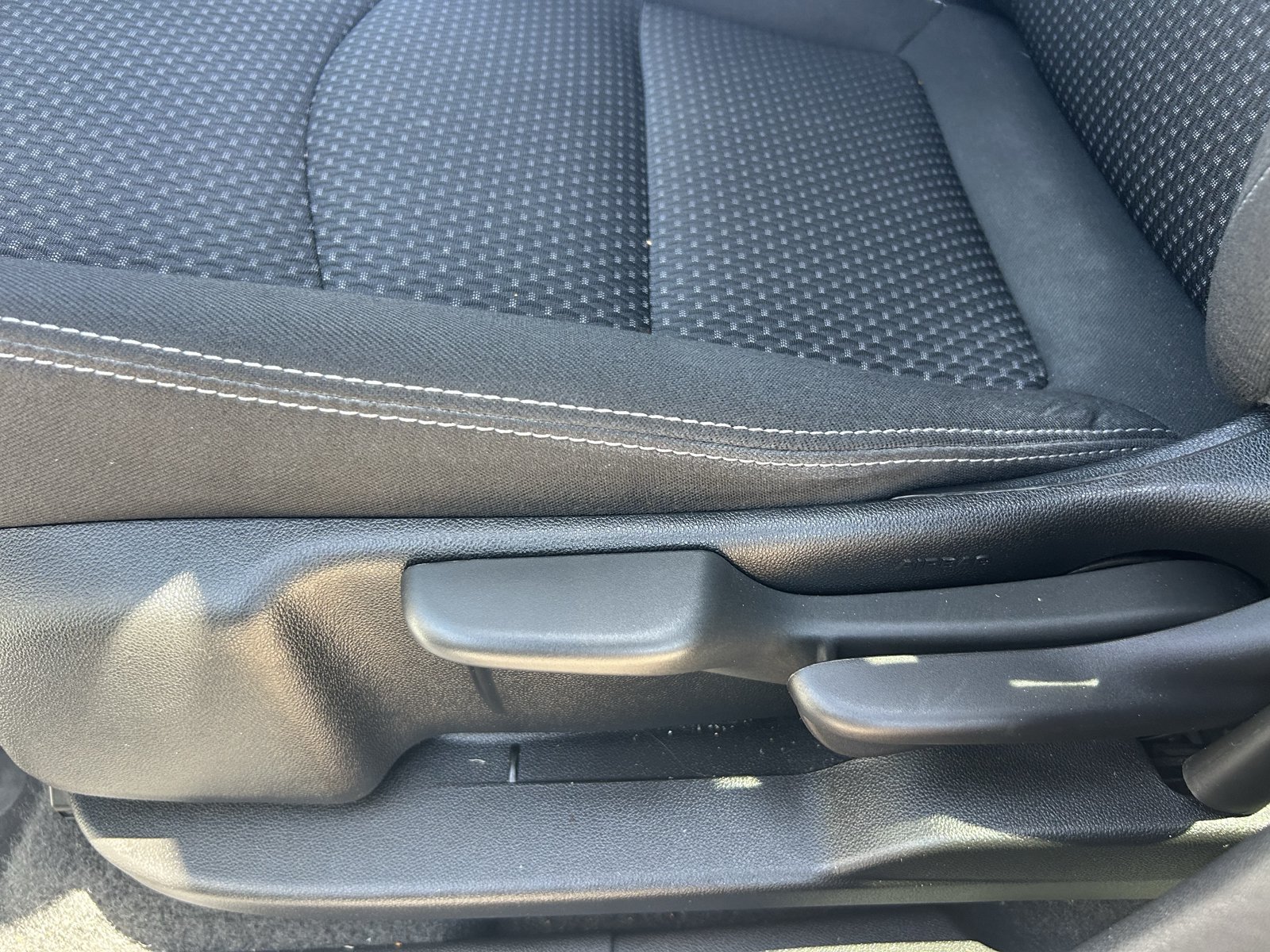 Certified 2024 GMC Terrain SLE FWD image 30