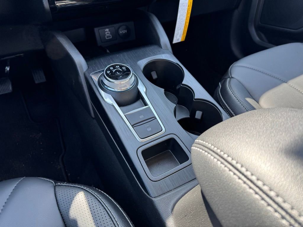 New 2025 Ford Escape SE w/ PHEV Premium Package FWD image 19