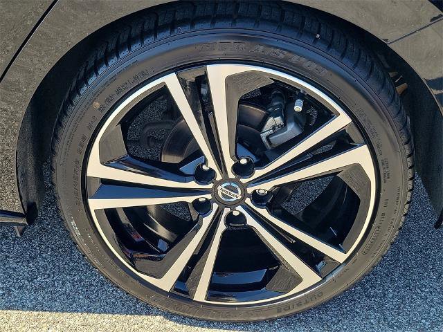 Certified 2023 Nissan Sentra SR w/ Trunk Package image 13
