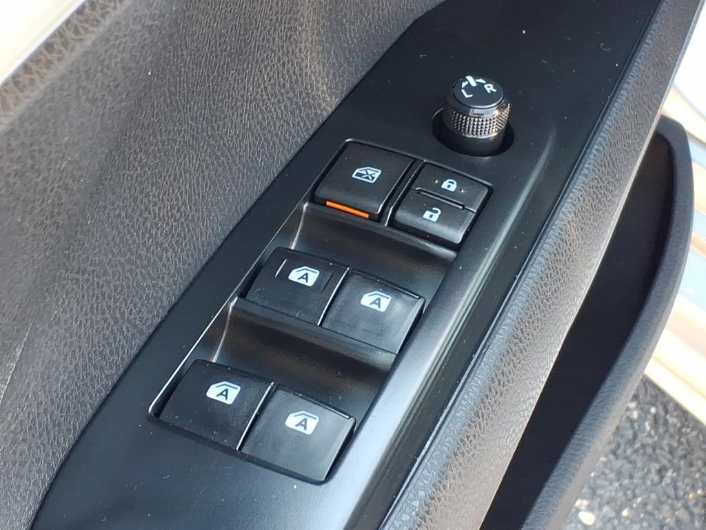 Used 2018 Toyota Camry SE w/ Protection Package (Q2) FWD image 12