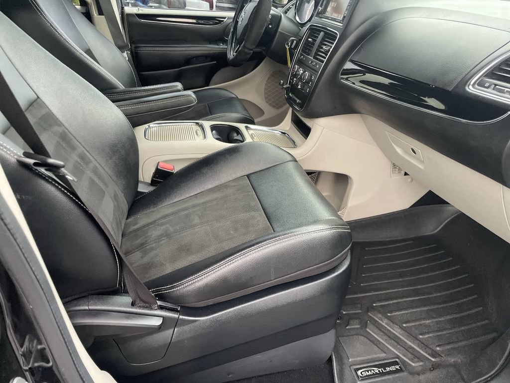 Used 2020 Dodge Grand Caravan SXT FWD image 29