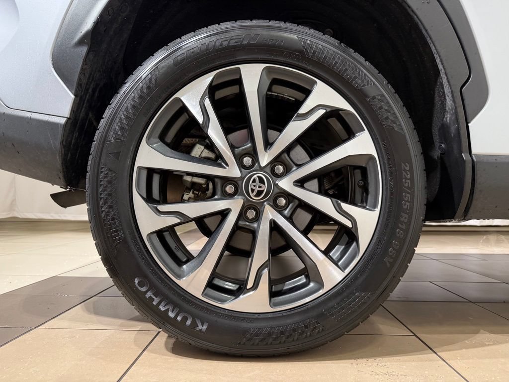 Certified 2025 Toyota Corolla Cross XLE FWD image 9
