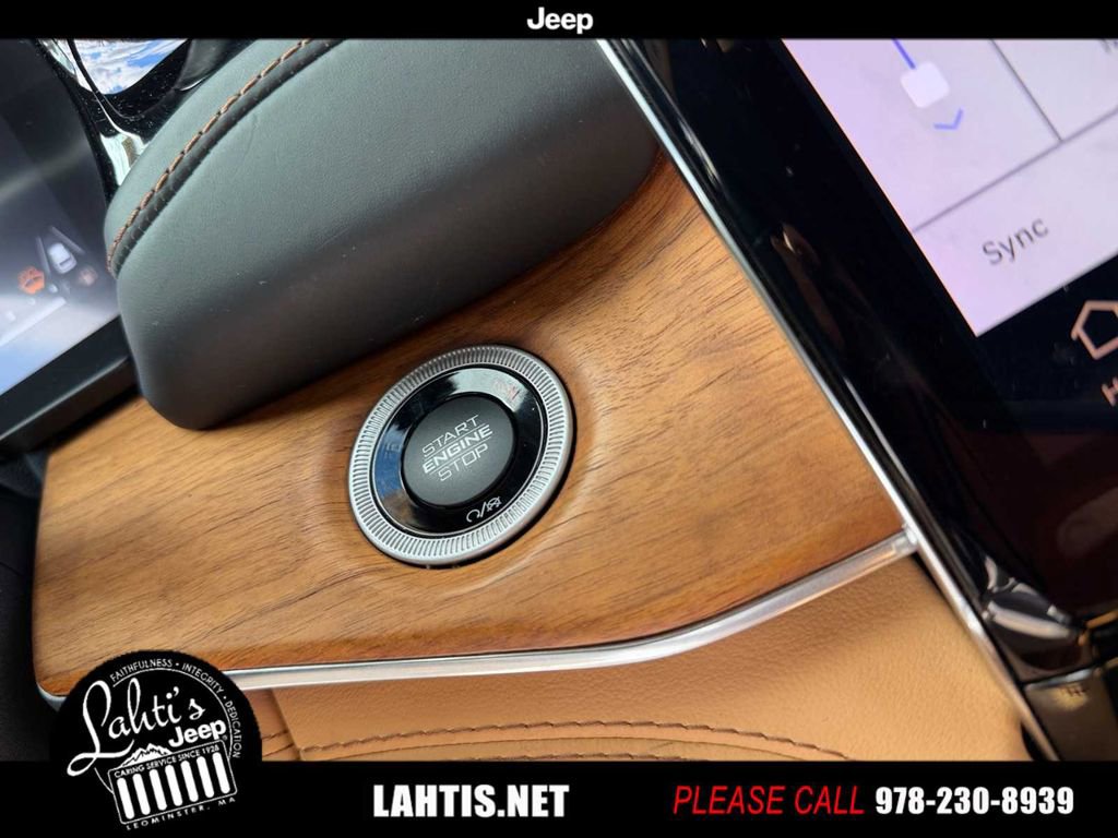 Used 2023 Jeep Grand Cherokee L Summit image 17