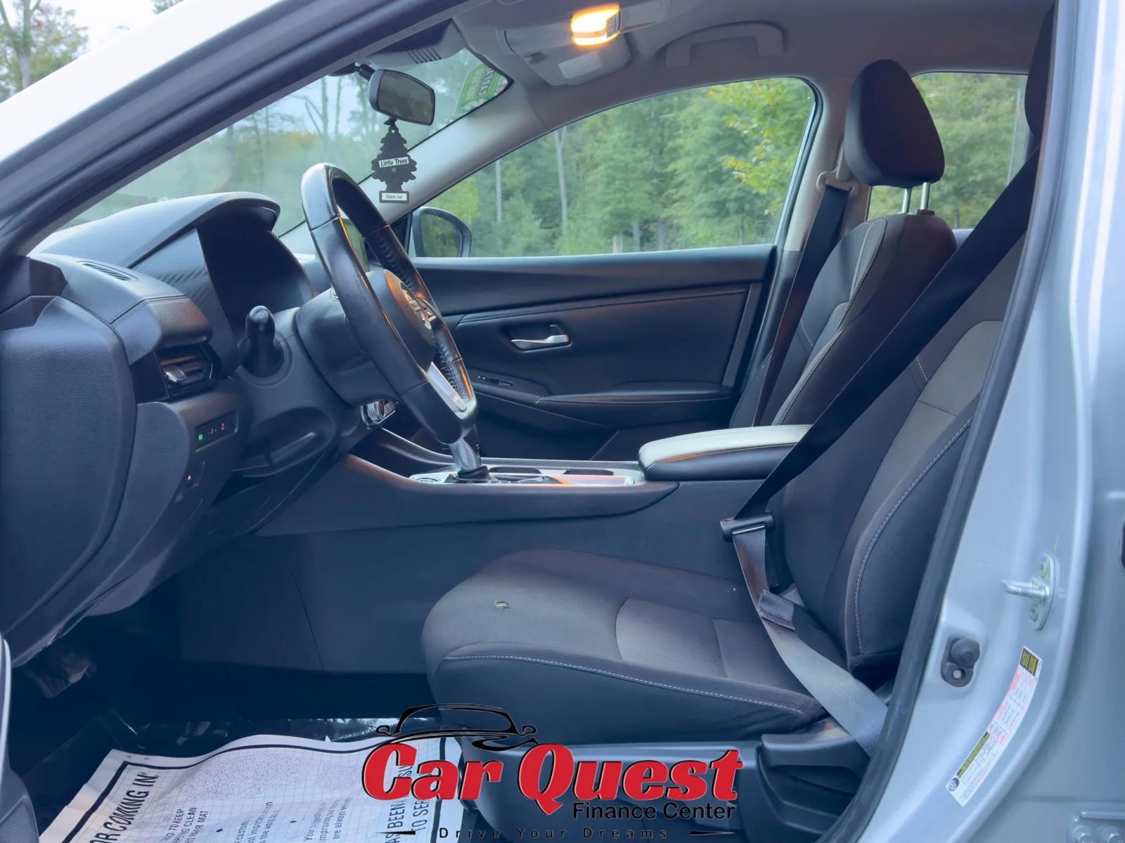 Used 2022 Nissan Sentra SV FWD image 9