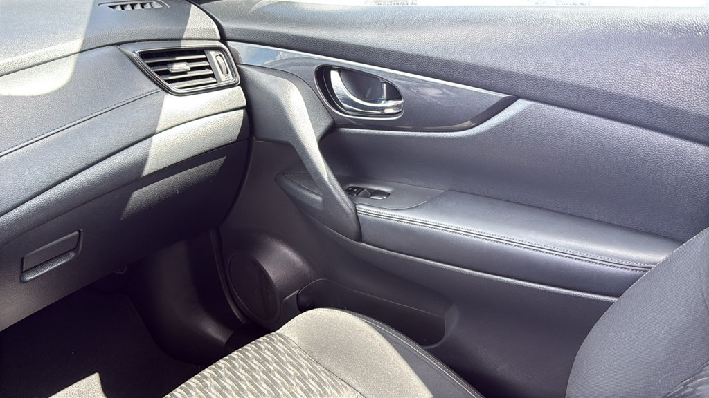 Used 2019 Nissan Rogue SV FWD image 26
