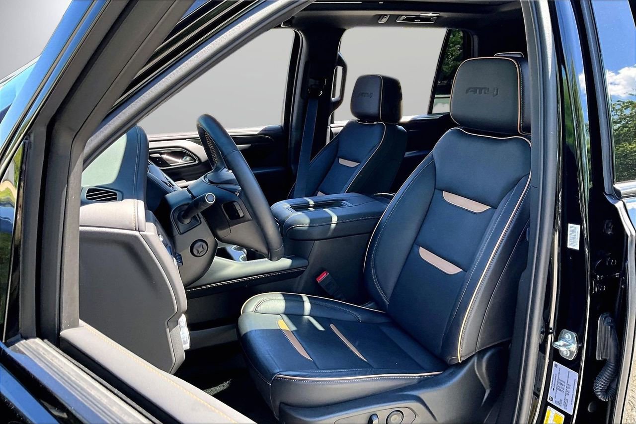 Used 2024 GMC Yukon AT4 w/ AT4 Premium Package AWD/4WD image 22