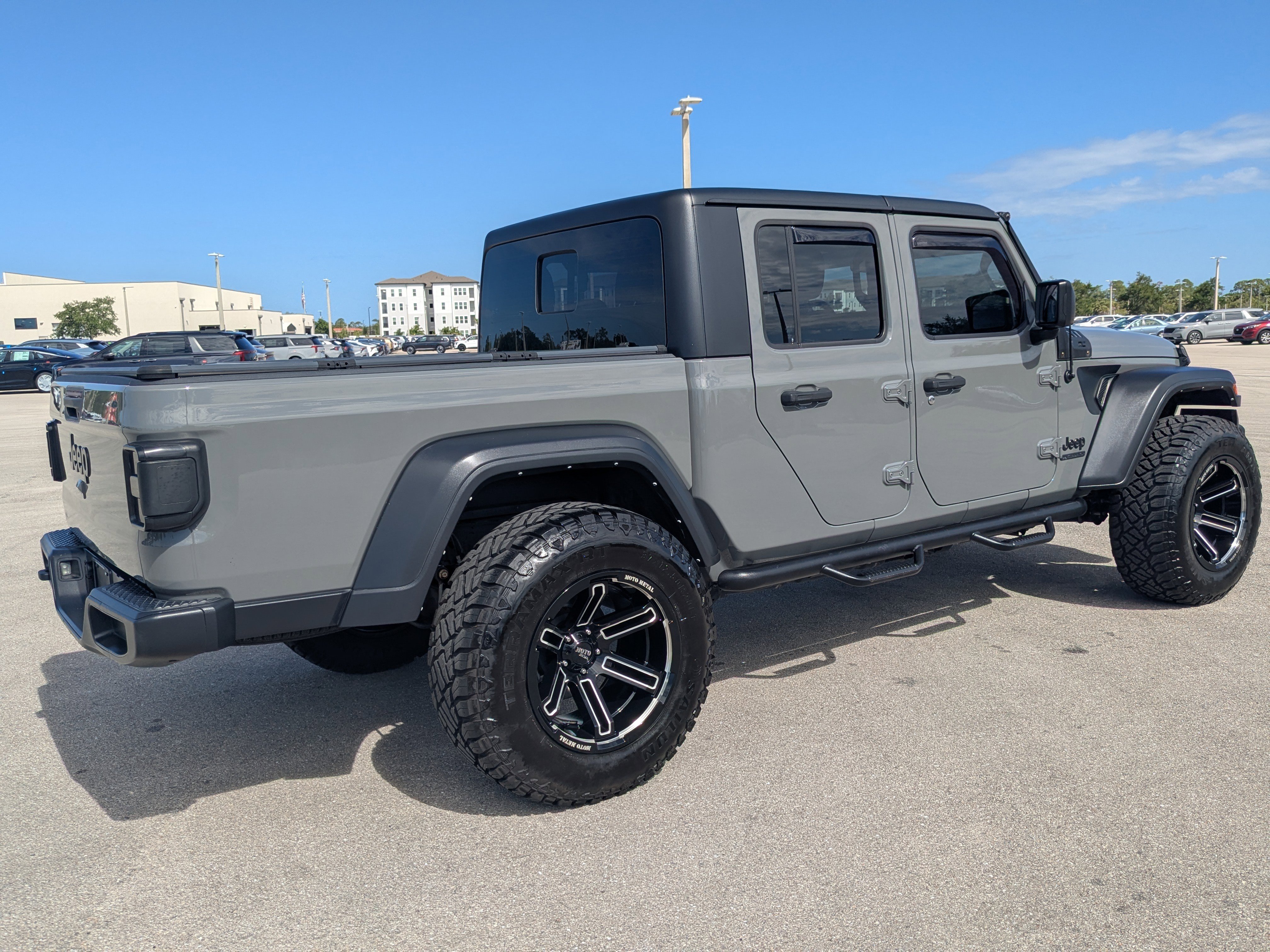 Used 2022 Jeep Gladiator Sport AWD/4WD image 5