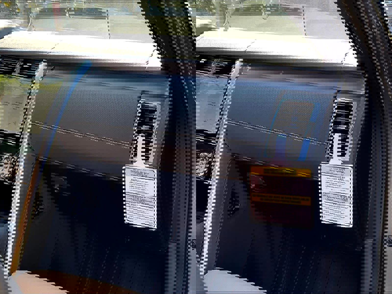 New 2025 Land Rover Discovery Dynamic SE image 28