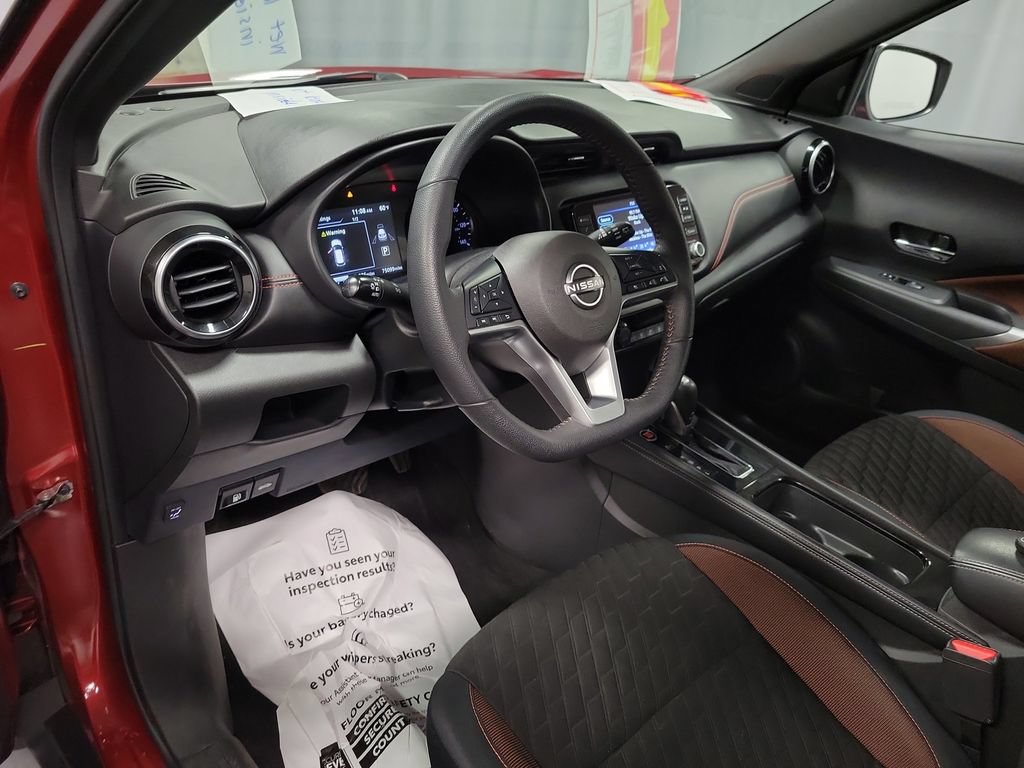 Used 2022 Nissan Kicks SR w/ Interior Electronics Package FWD image 13