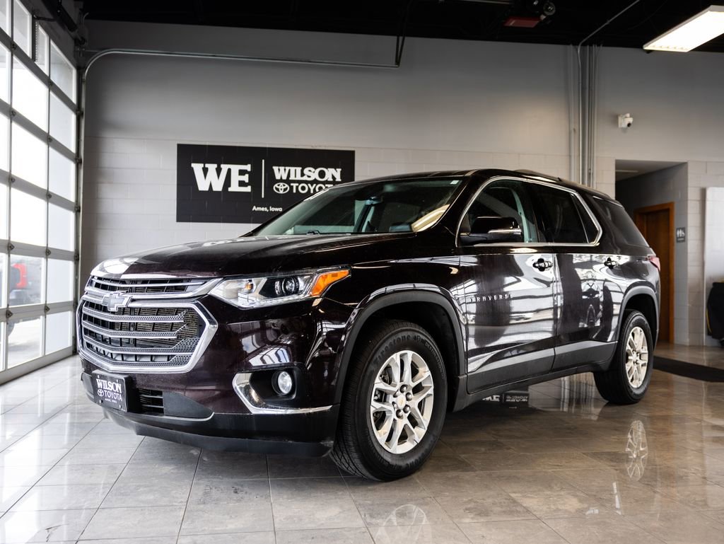 Used 2021 Chevrolet Traverse LT FWD image 2