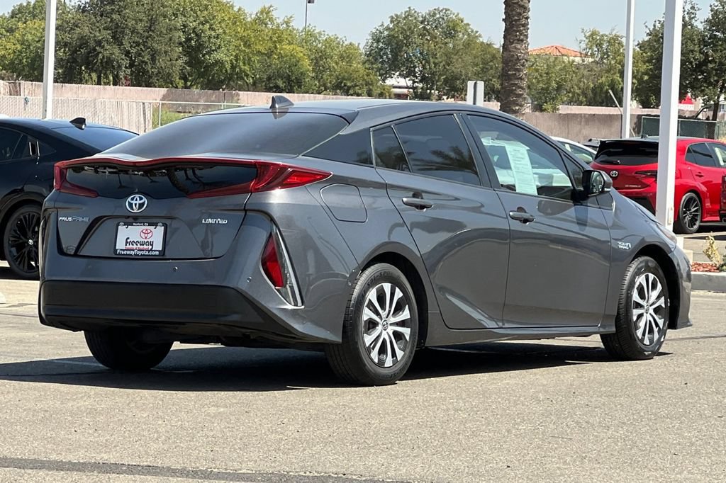 Certified 2021 Toyota Prius Prime Limited FWD image 5