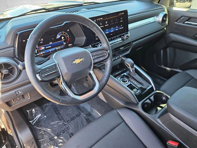 Used 2025 Chevrolet Colorado W/T w/ Advanced Trailering Package image 12