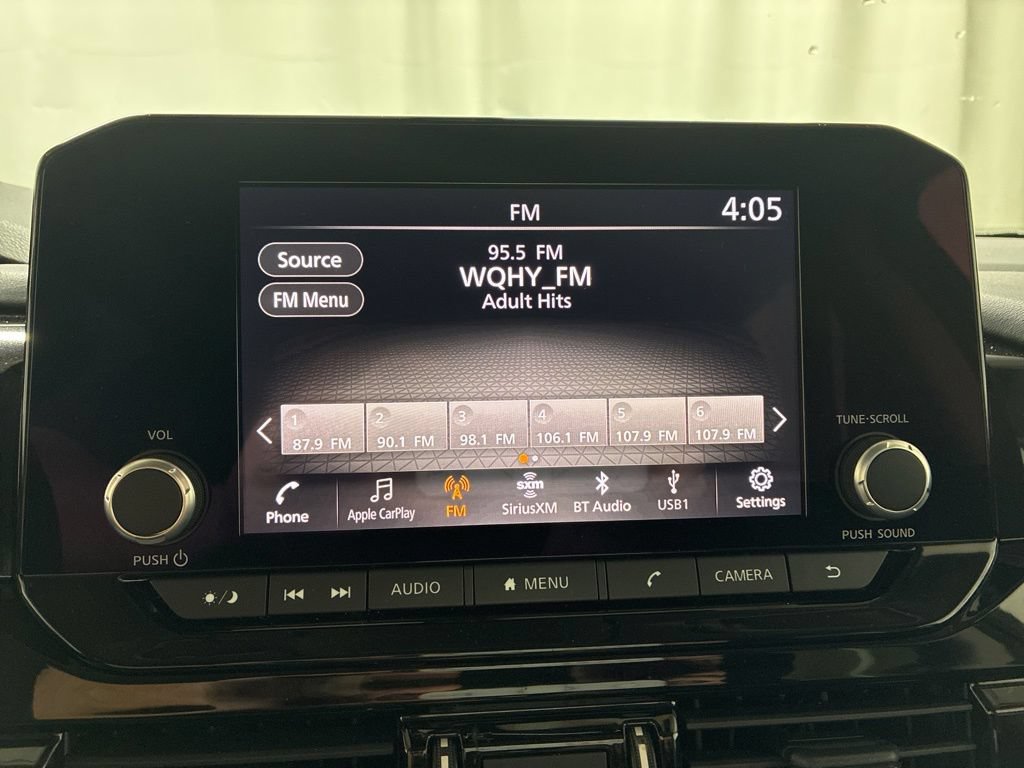 Used 2025 Nissan Pathfinder SV AWD/4WD image 18