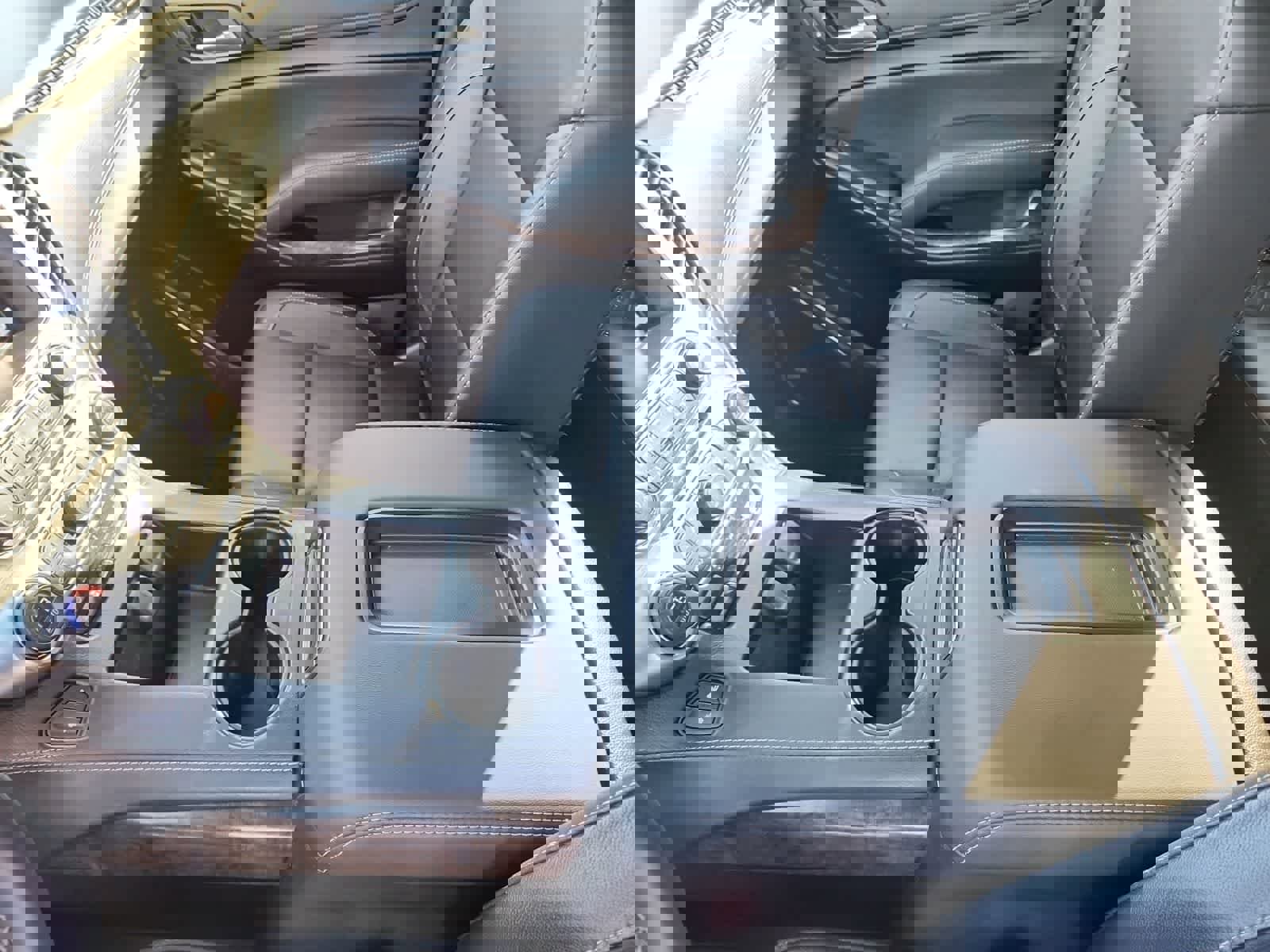 Used 2019 Chevrolet Suburban LT image 11