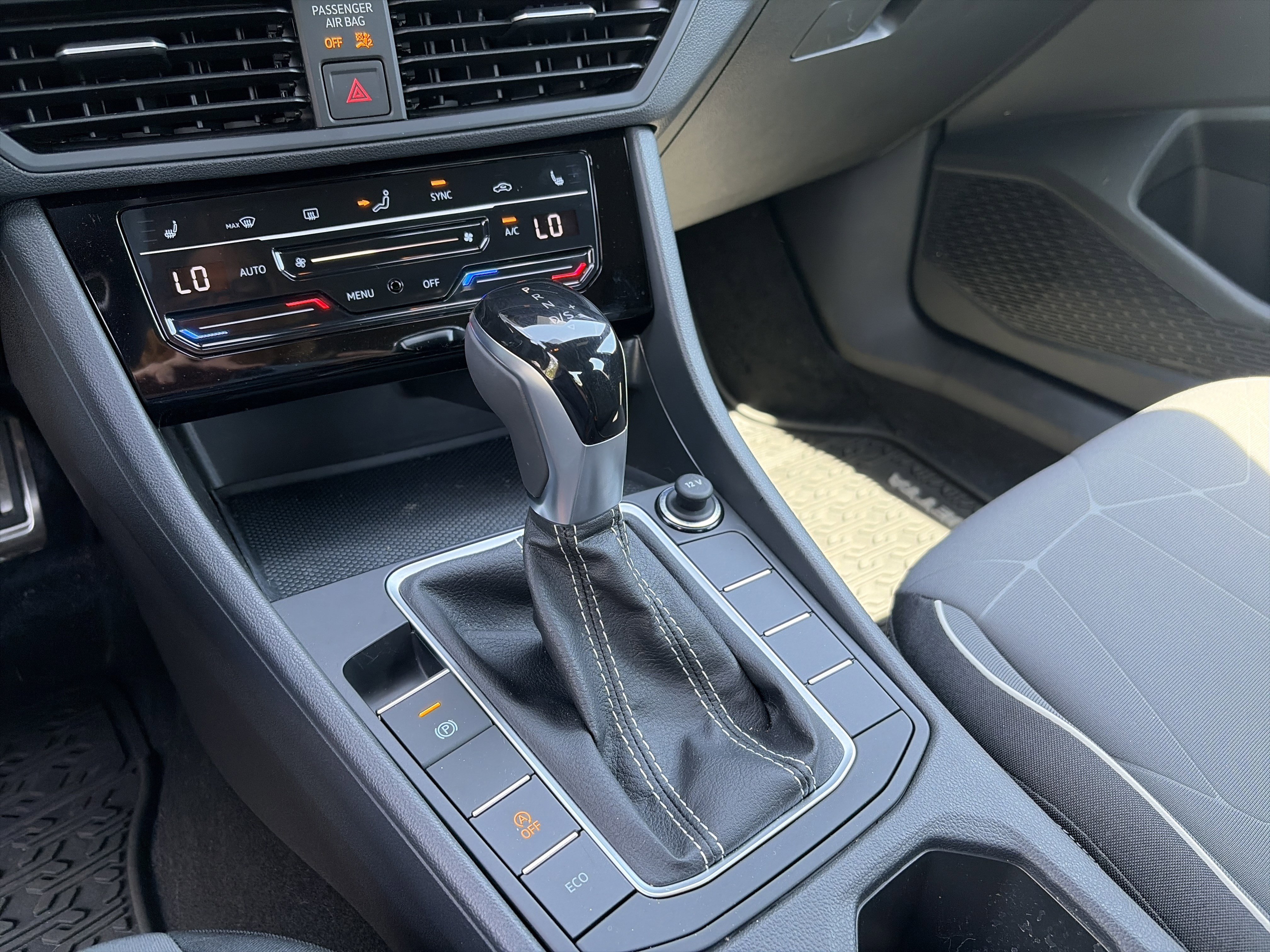 Used 2025 Volkswagen Jetta Sport FWD image 31