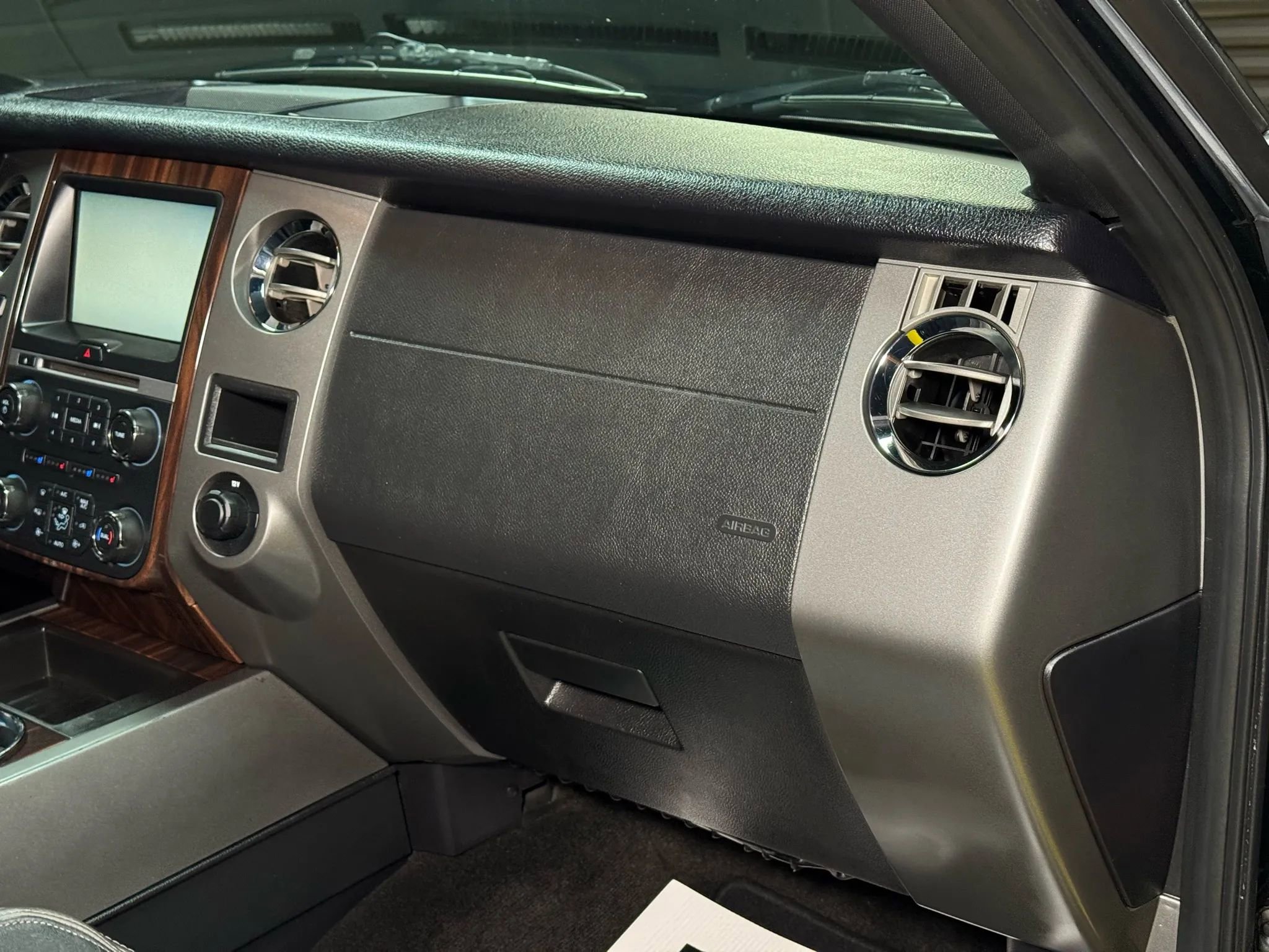 Used 2015 Ford Expedition EL Platinum image 51