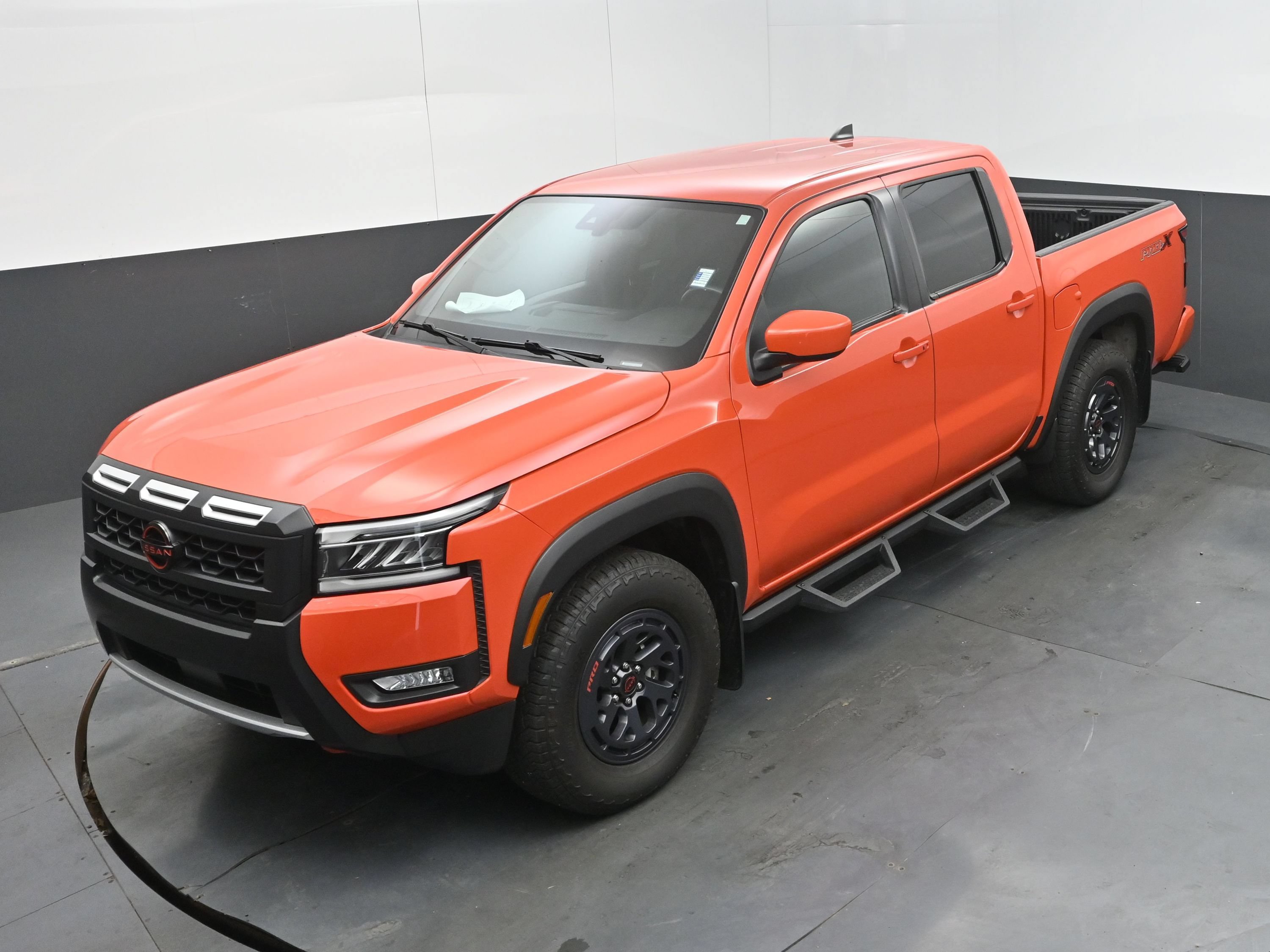 Used 2025 Nissan Frontier Pro-X RWD image 32