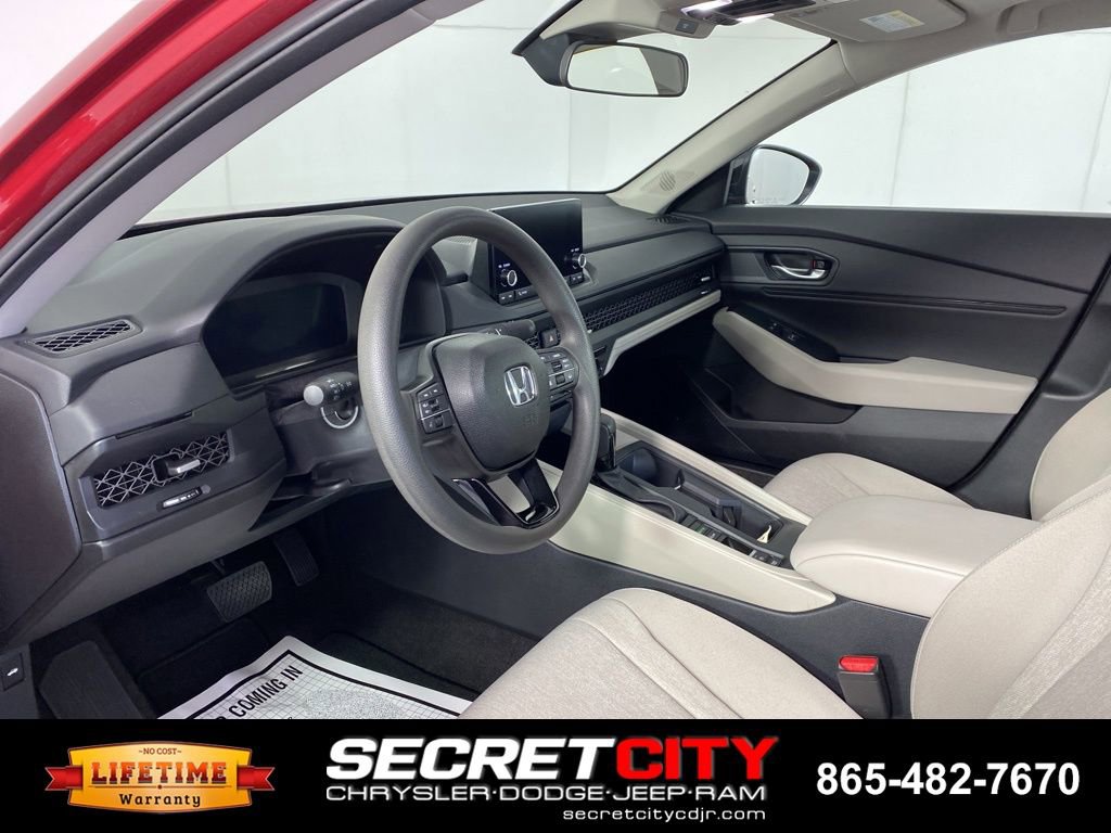 Used 2025 Honda Accord SE image 11