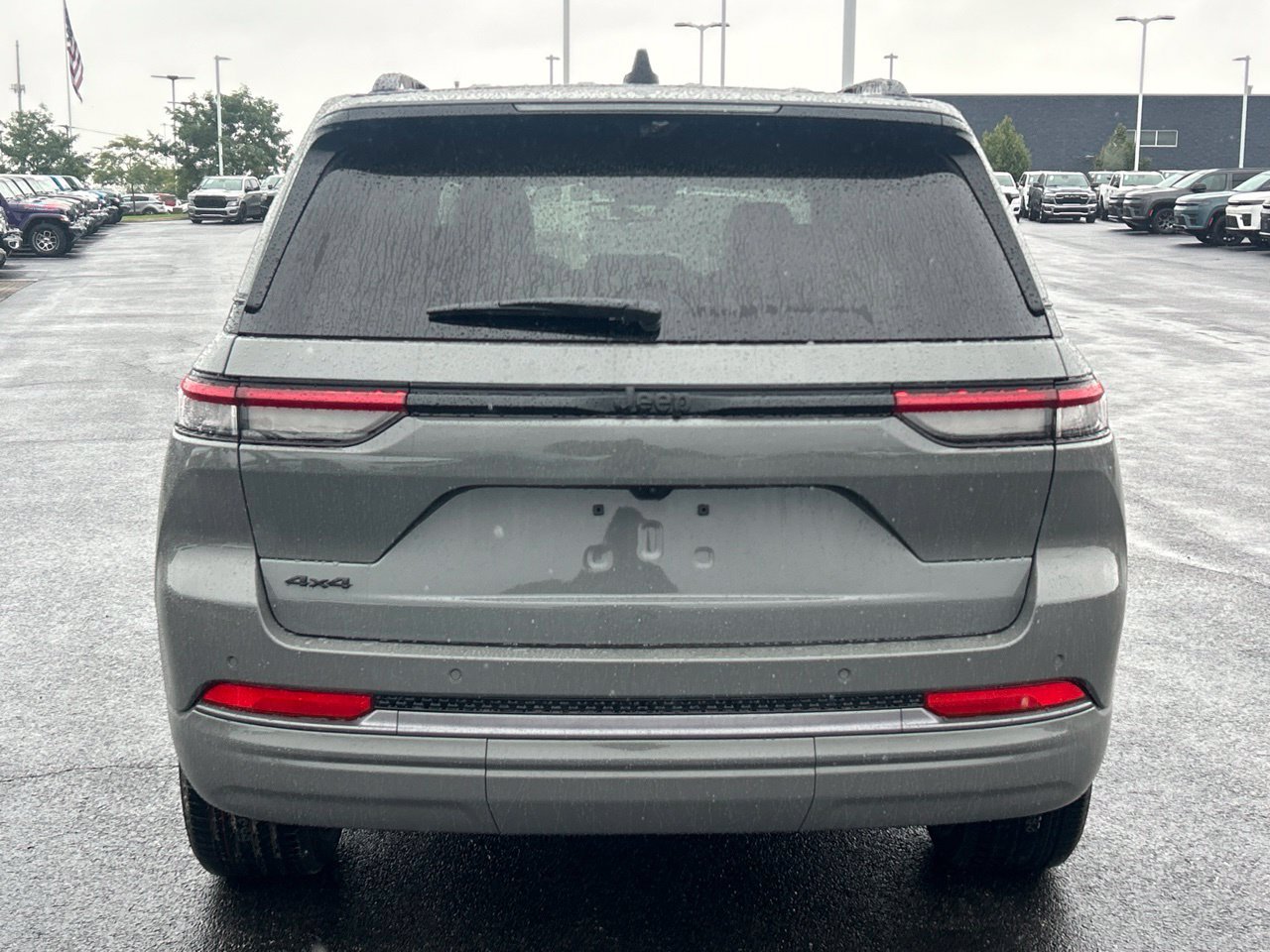New 2027 Jeep Grand Cherokee Limited AWD/4WD image 4