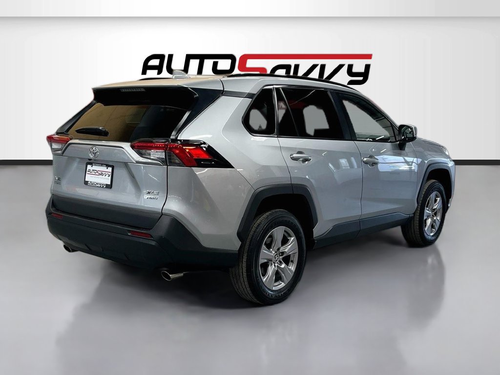 Used 2025 Toyota RAV4 XLE AWD/4WD image 7