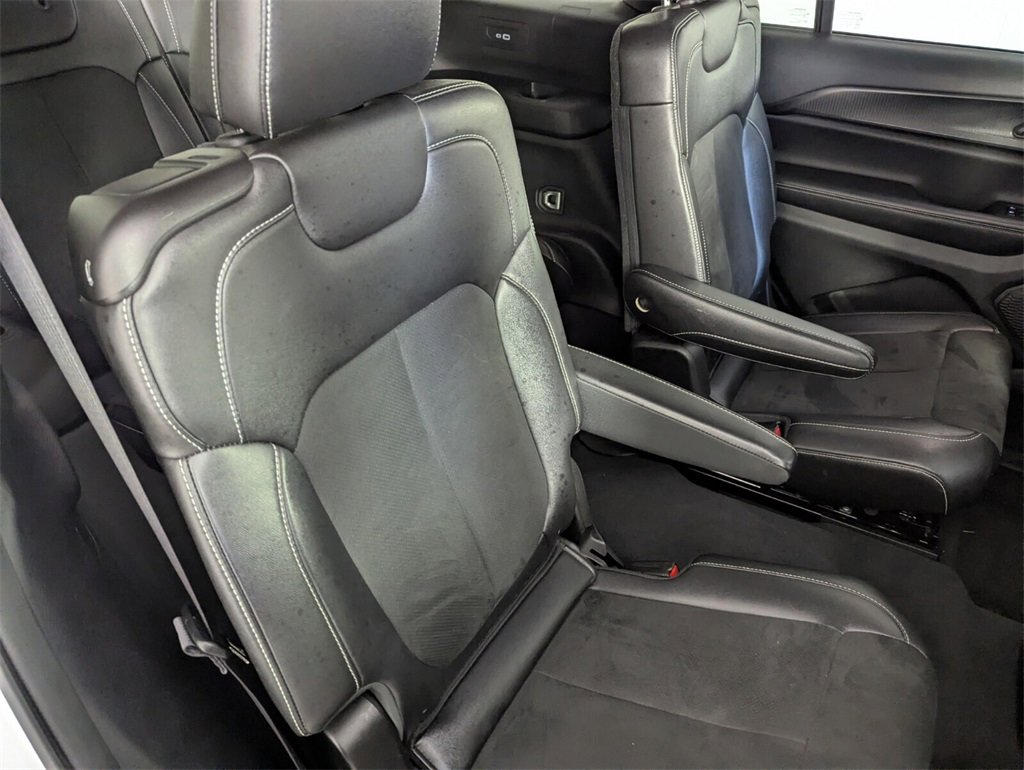 Certified 2024 Jeep Grand Cherokee L Altitude image 34
