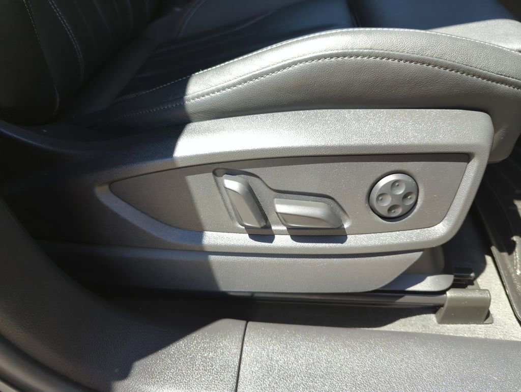 Used 2022 Audi Q5 2.0T Premium w/ Convenience Package image 37