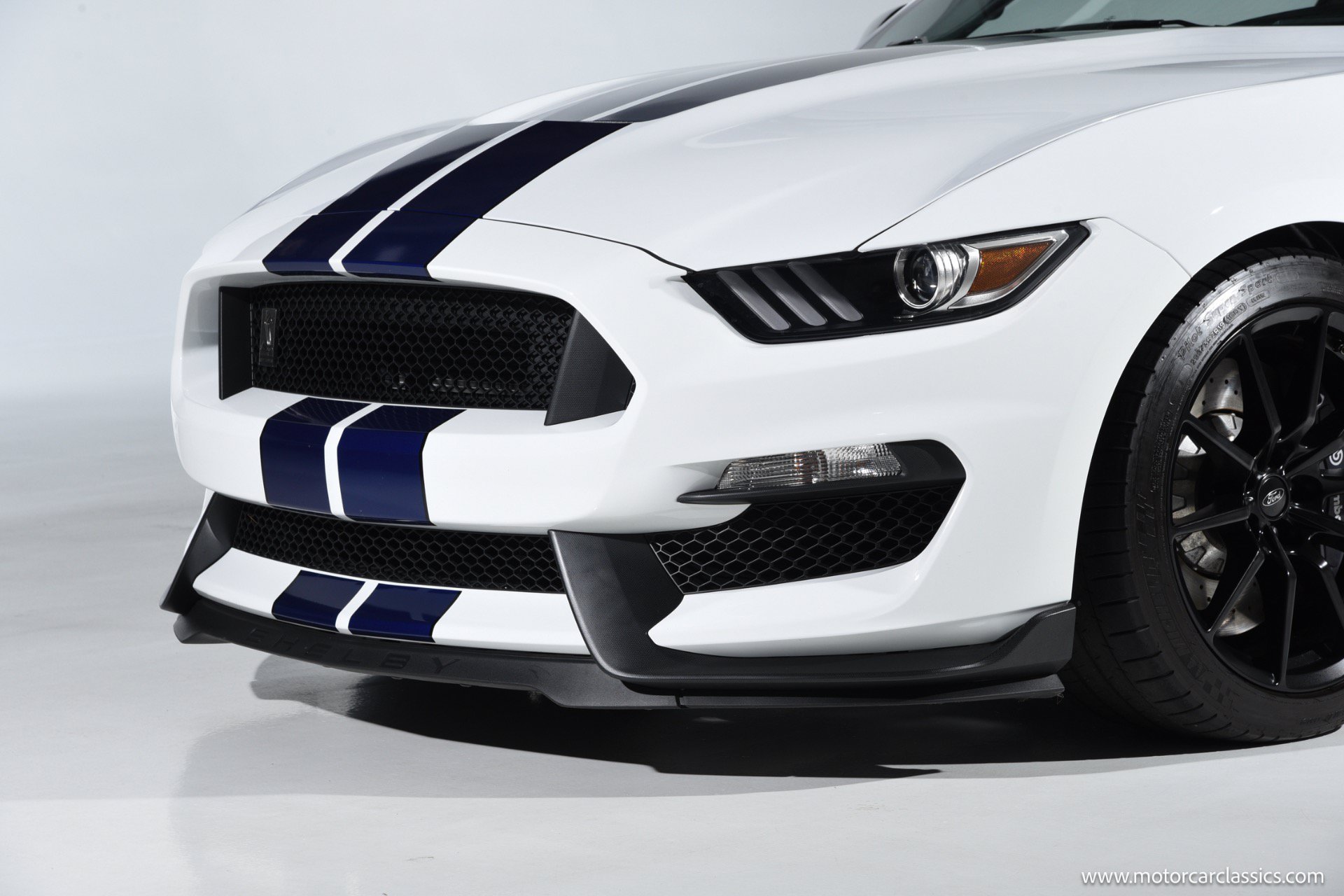 Used 2016 Ford Mustang Shelby GT350 w/ Technology Package RWD image 16