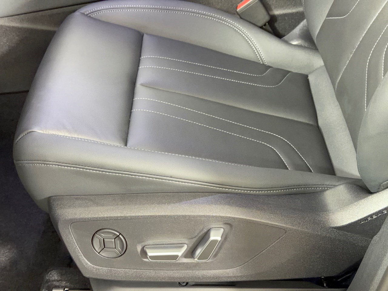 New 2026 Audi Q3 quattro 2.0T AWD/4WD image 16