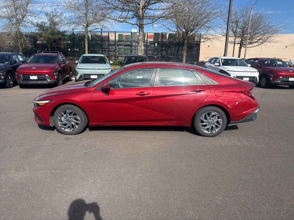 Certified 2024 Hyundai Elantra SEL image 2