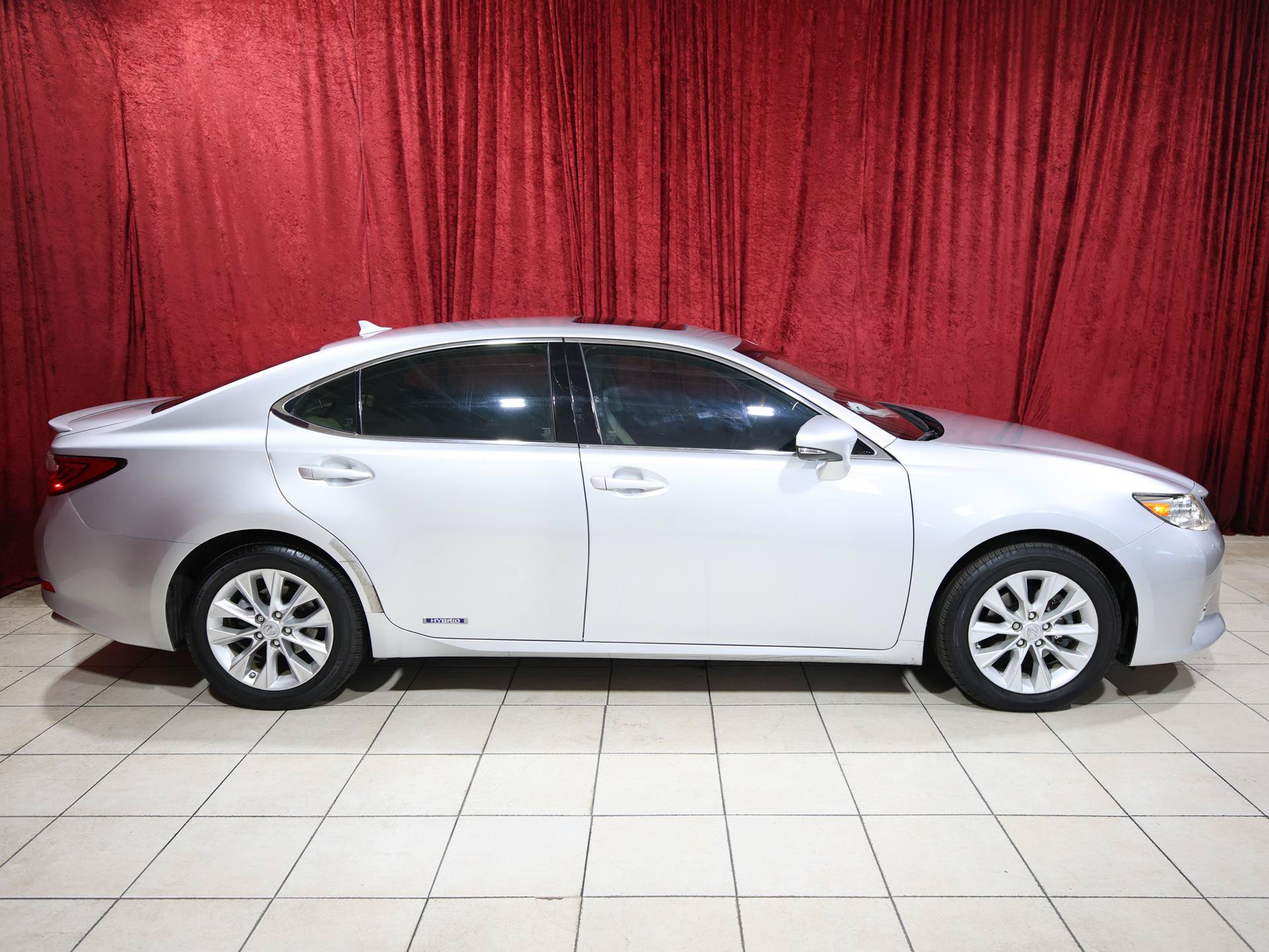 Used 2014 Lexus ES 300h w/ Luxury Package w/Bamboo Trim FWD image 8